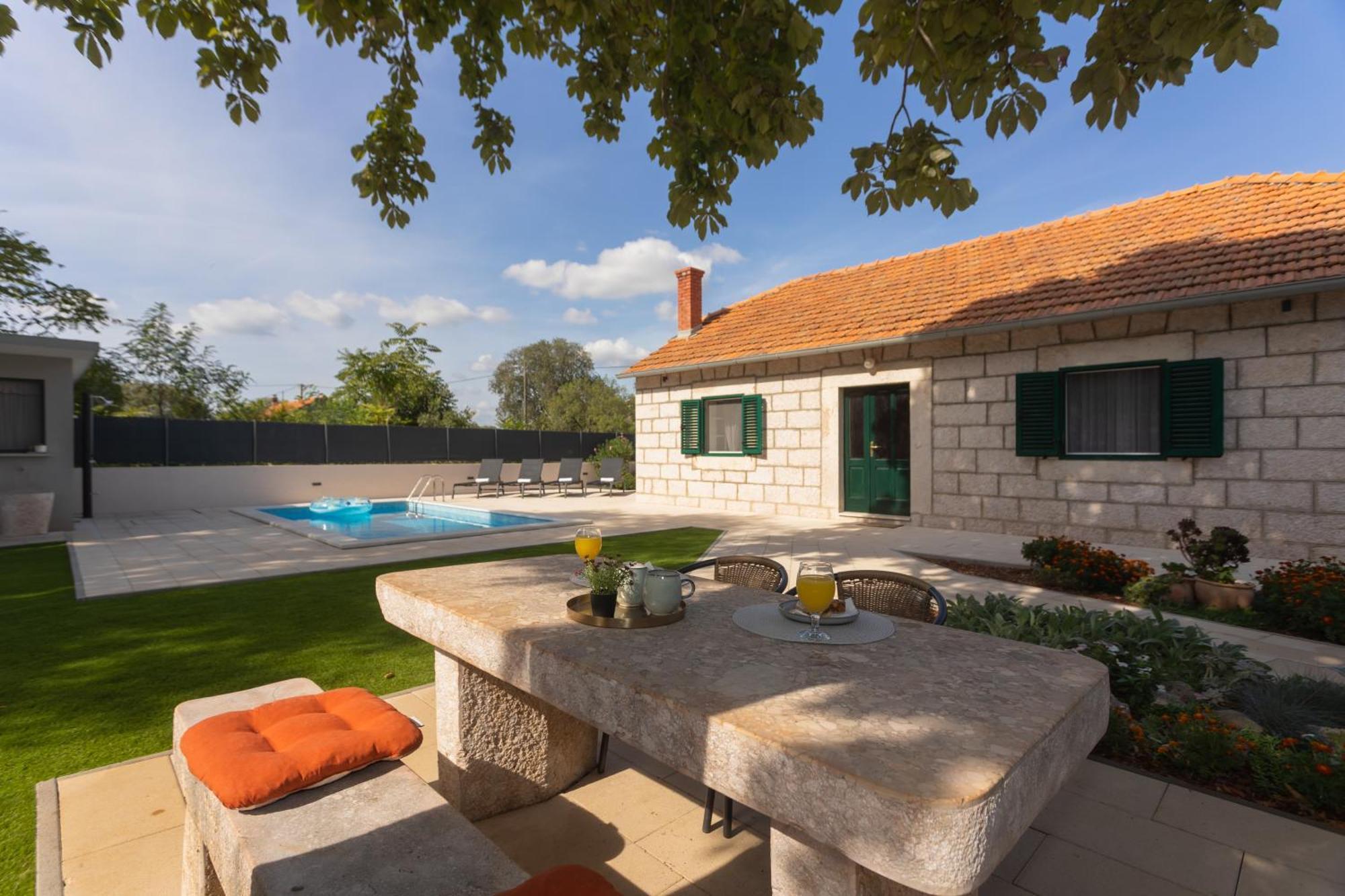 Dalmatian Village House - Jokini Dvori Pakovo Selo Dış mekan fotoğraf